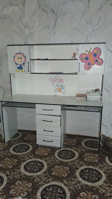 Школьная парта хорошое состояние