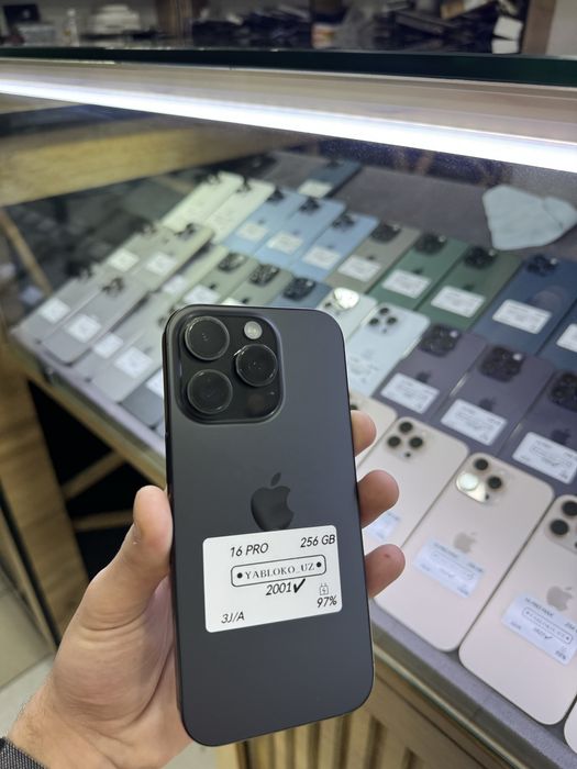 iPhone 16 pro Black