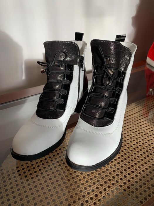 Ghete dama din piele naturala