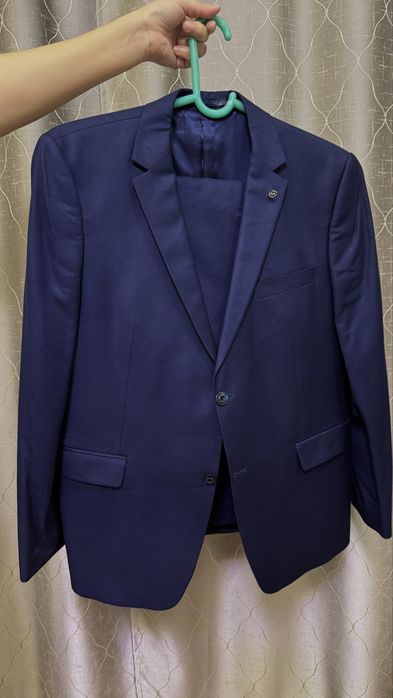 Продам мужской костюм