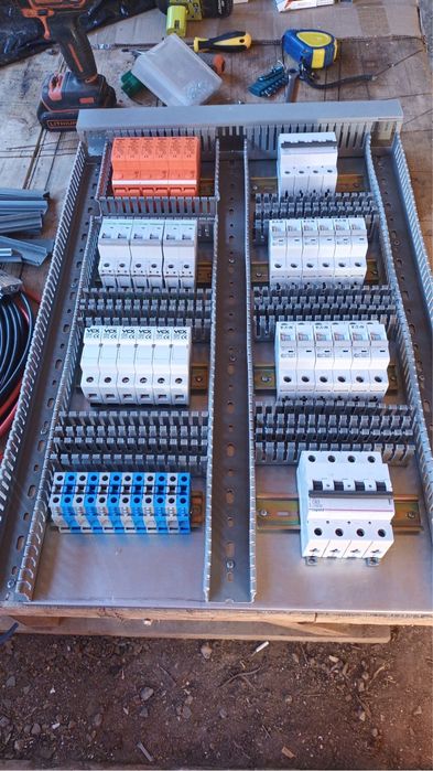 Lucrări Electrice Profesionale