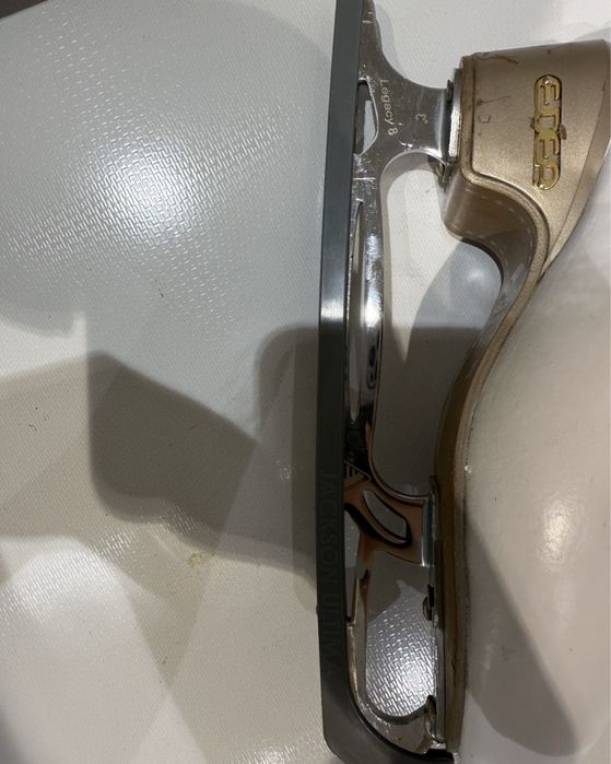 Продам коньки EDEA