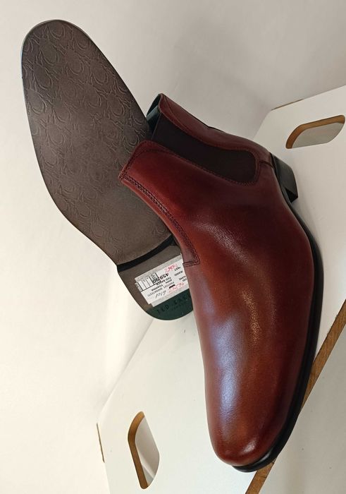 Ghete chelsea 41.5 42  plain toe Ted Baker London NOI piele naturala