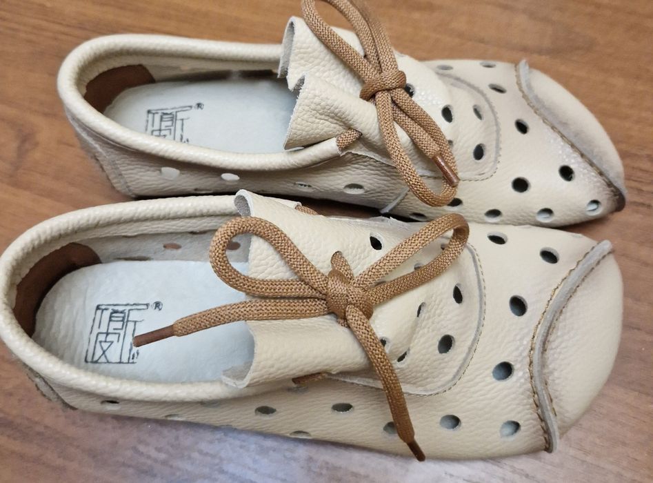 Продам женские ботиночки