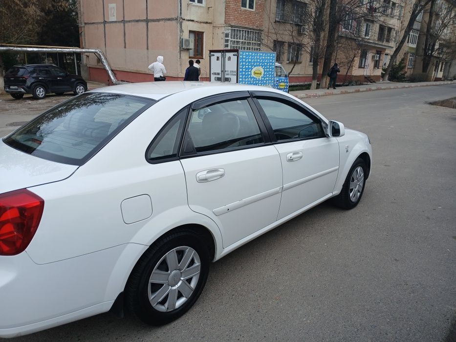 Продается жентра 2015 года,механика.