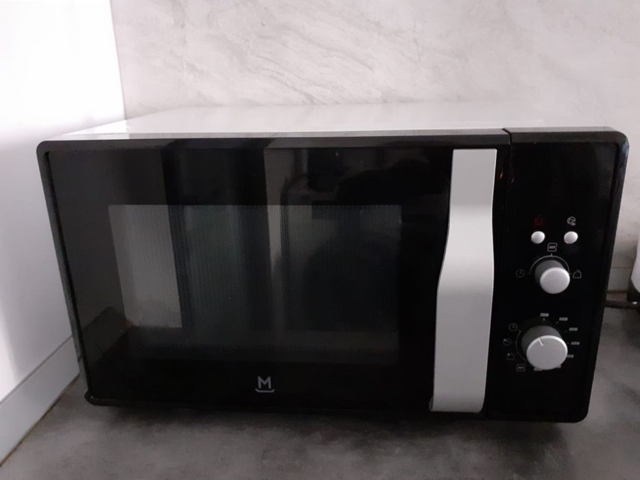 Cuptor cu microunde