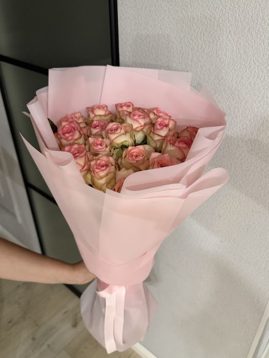 цветы  17шт розы метровые