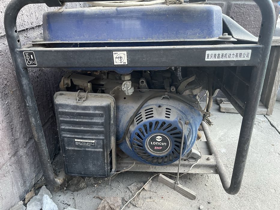 Бензиновй генератор Loncin