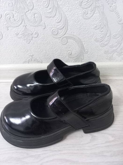 Продам Лоферы  Туфли