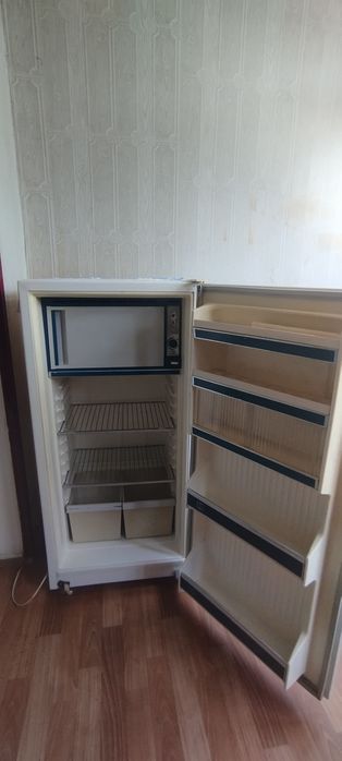 Холодильник хорошийм состояние