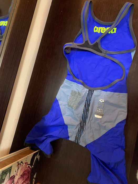 Бански карбонов Arena