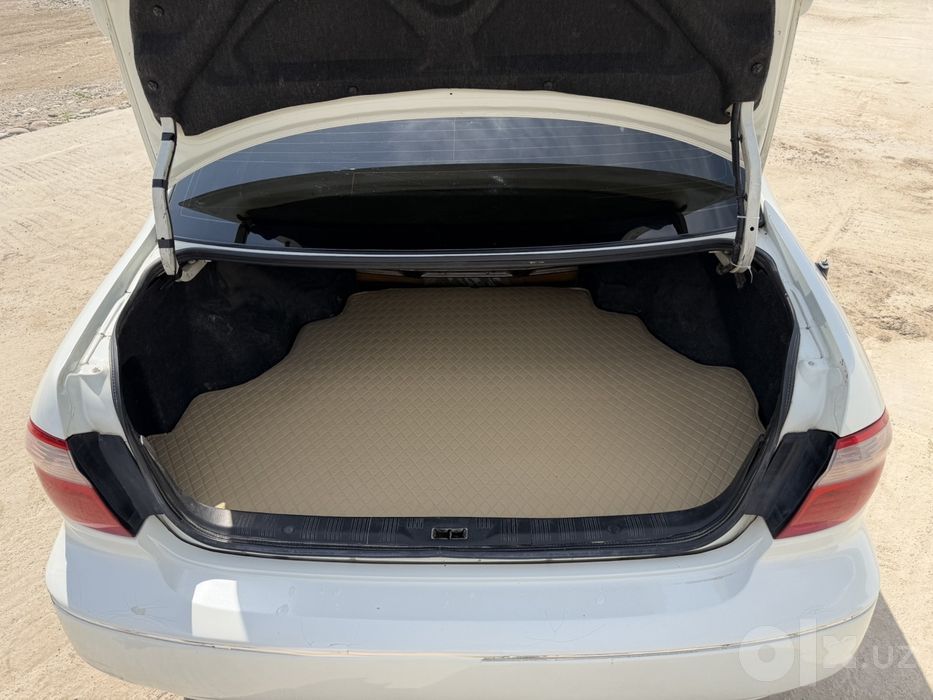 Nissan maxima A 33