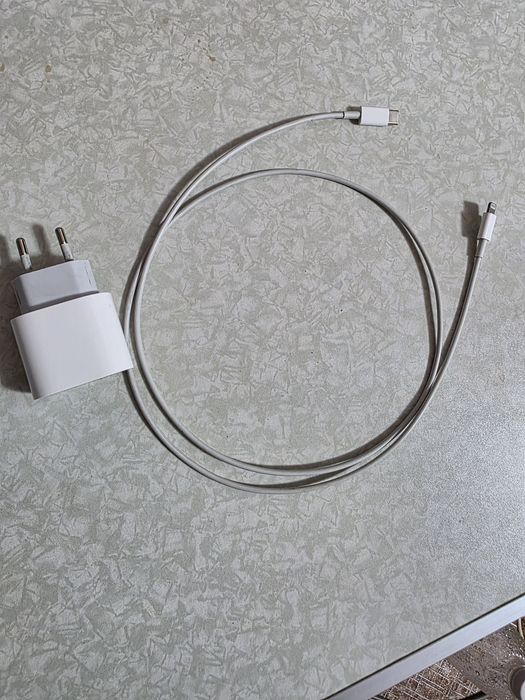 Продам Зарядку Apple Оригинал на IPHONE  15000