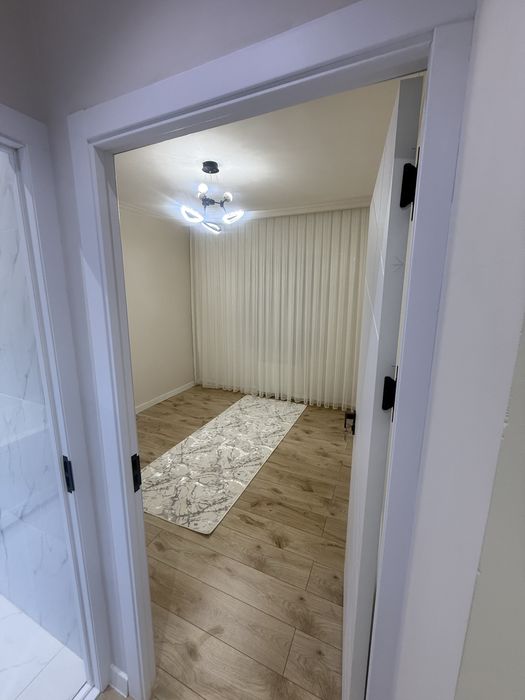 Янгихаёт тумани Дустлик 2 мавзе 1 қават 4 хонали янги ремонт қилинган.