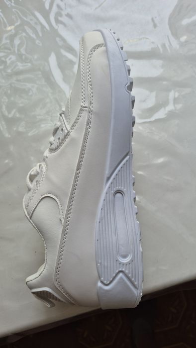 Мужские кроссовки 43 размер