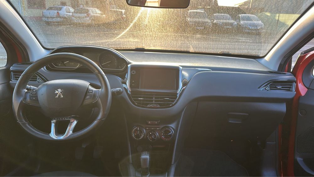 peugeot 208  An 2016
