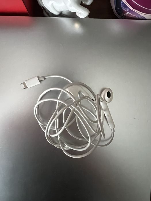 продам earpods оригинальные,