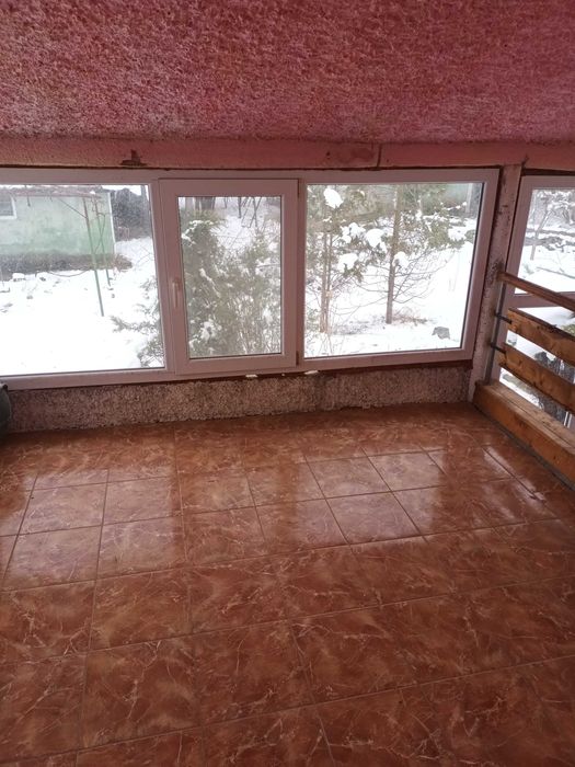 КЪЩА и други  СГРАДИ +Двор, договаряне