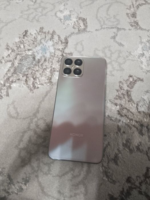 Телефон Хонор х8