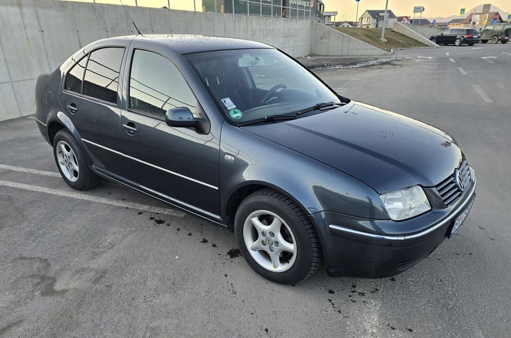 Vw Bora 1.6 16v 2002 Unic proprietar in Ro