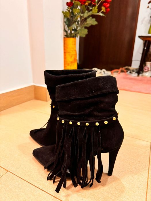 Botine piele întoarsă