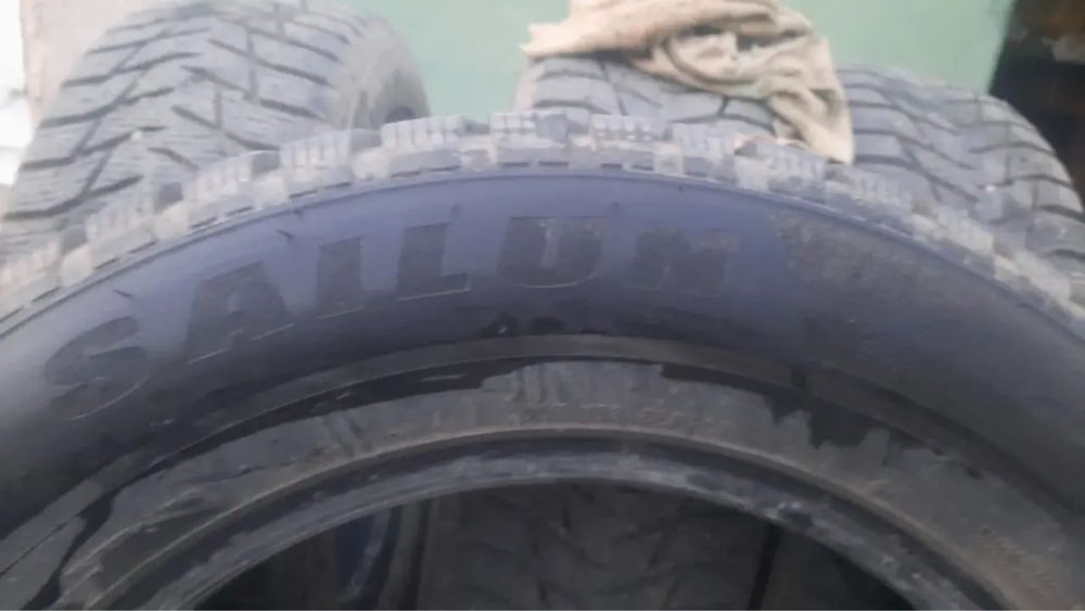 Продам резину зима 225/65R17