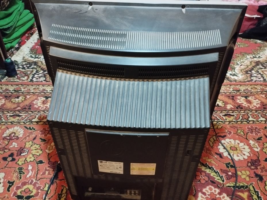 LG Телевизор сотилади 72