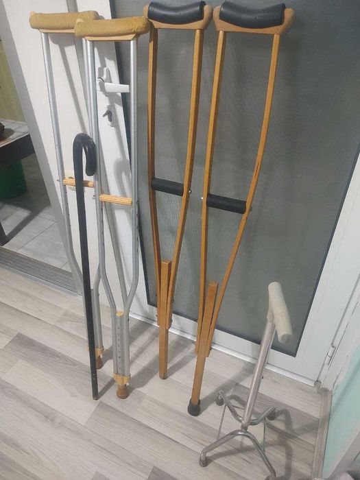 Патерици и Бастуни / Общо всички за 62 евро