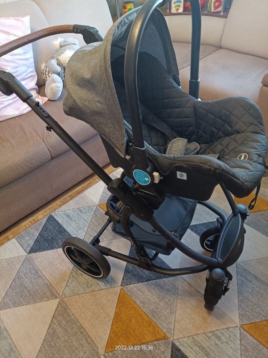 Детская коляска +кресло для машины