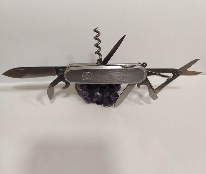 Wenger Metal 50 Швейцарско ножче Victorinox