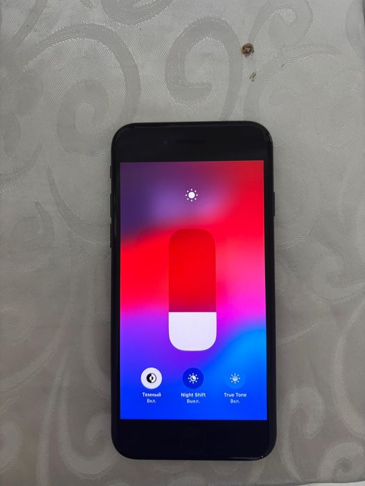 Айфон се, 64гб, ios 18