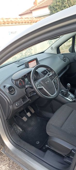 Опел Мерива 2016 бензин продава