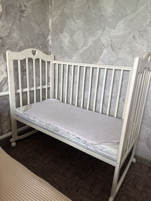 Продам детскую кроватку