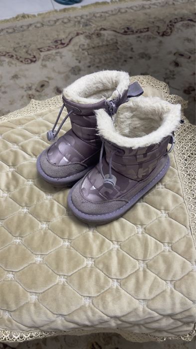 Продам детские зимние сапоги