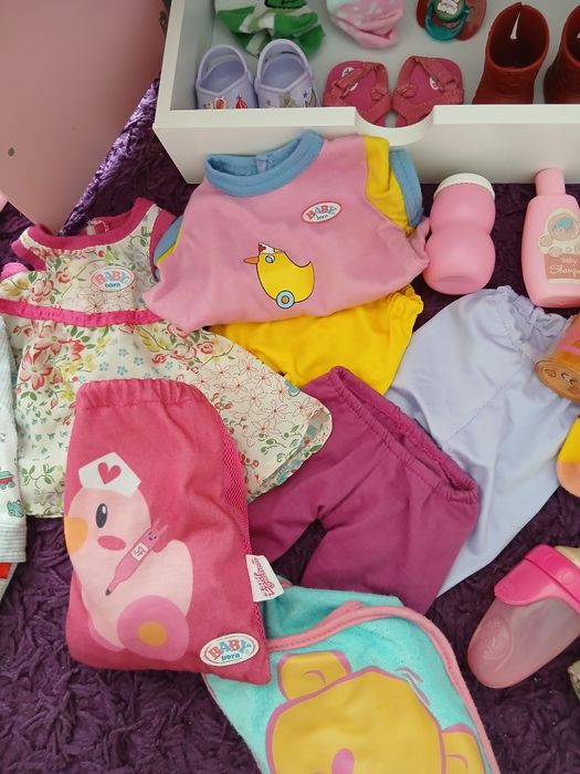 Кукла baby born с дрехи и аксесоари