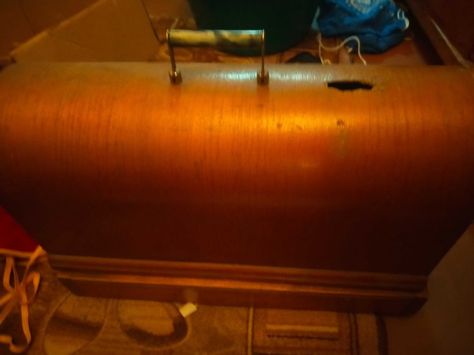 Продам советскую швейную машину