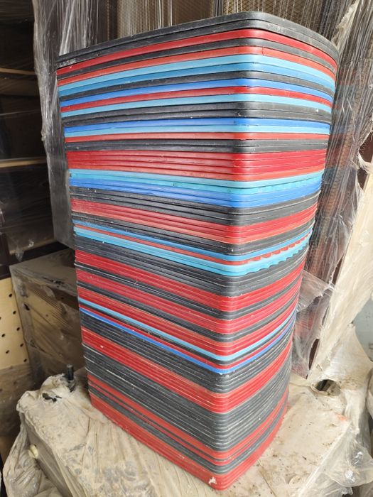 Подносы дешевле.