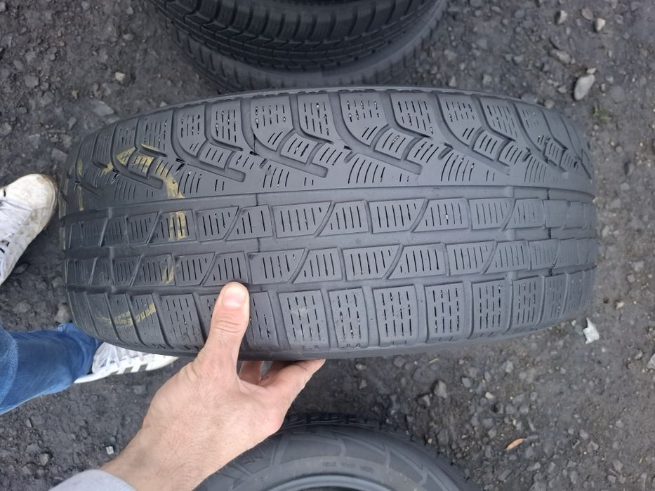 Vand  2 anvelope  225 60 17 pireli de iarna bune