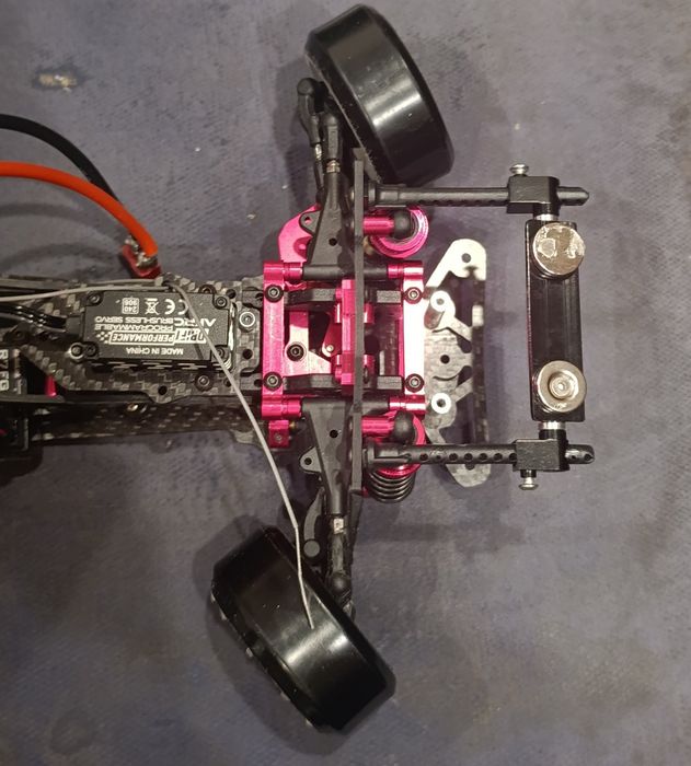 Машинка на радиоуправлении дрифтовая