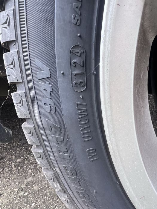 Продавам зимни гуми