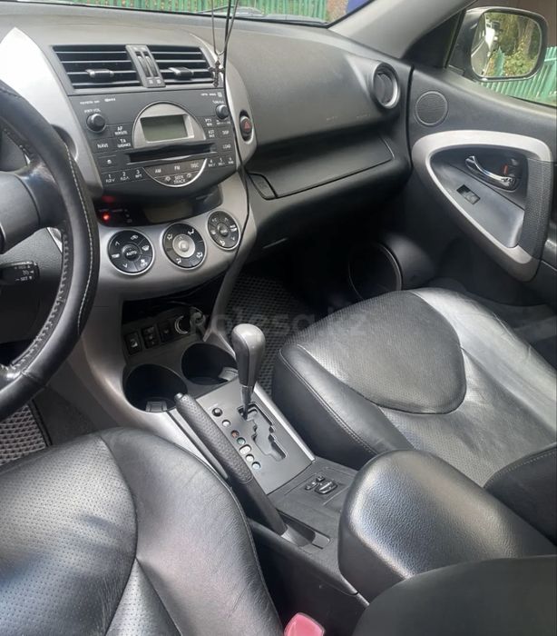 Продам Toyota RAV4