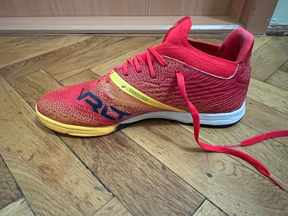 adidasi sport fotbal VRLT