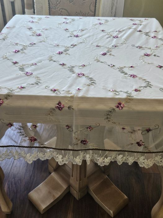 Чисто нова немска покривка каре от фин тюл с бродерия Papyrus Blumensaat Design – 102/102 см