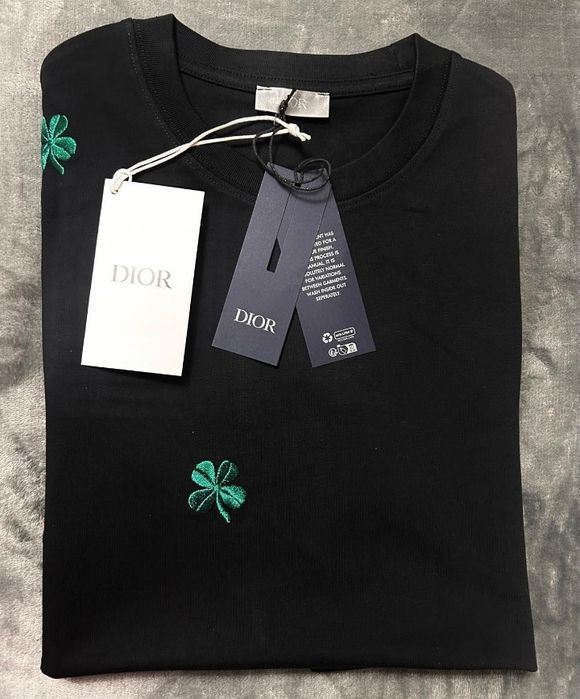Vand tricou nou de barbati