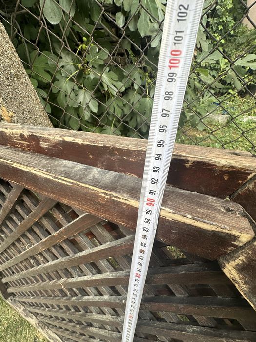 Продавам дървени оградни пана