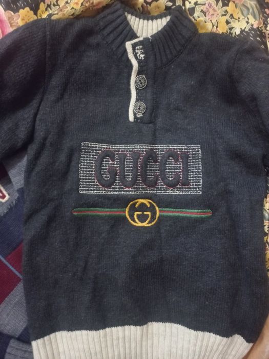 Кофты школьные в хорошем состоянии на 6- 7 лет