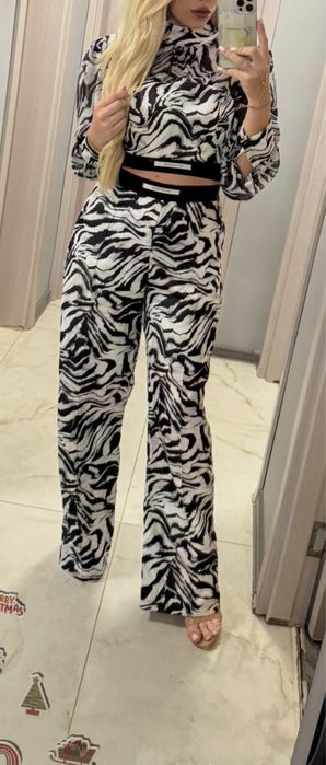 Официален комплект