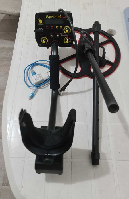 Продавам Апология Голт