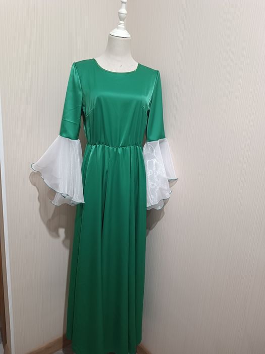 Продам комплект платье и жилет