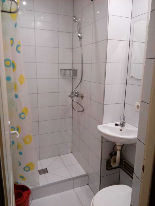Închiriez garsionieră